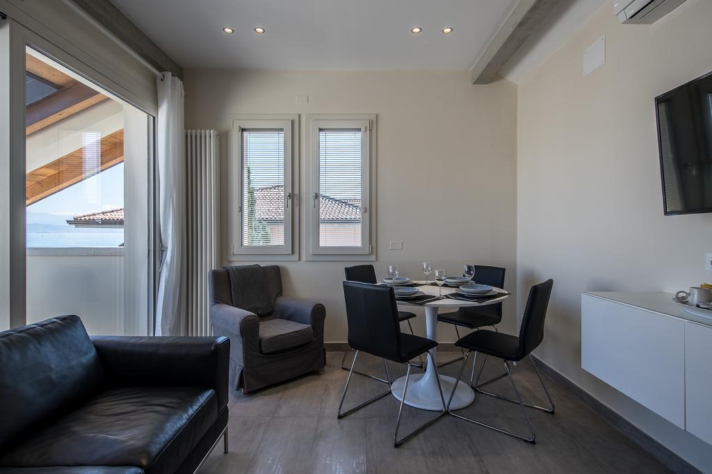 Monica Appartamenti Sirmione Extérieur photo